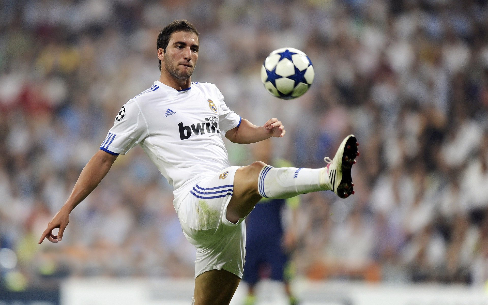 本土教练升任顶级俱乐部机会极少，俱乐部主教练年薪排名