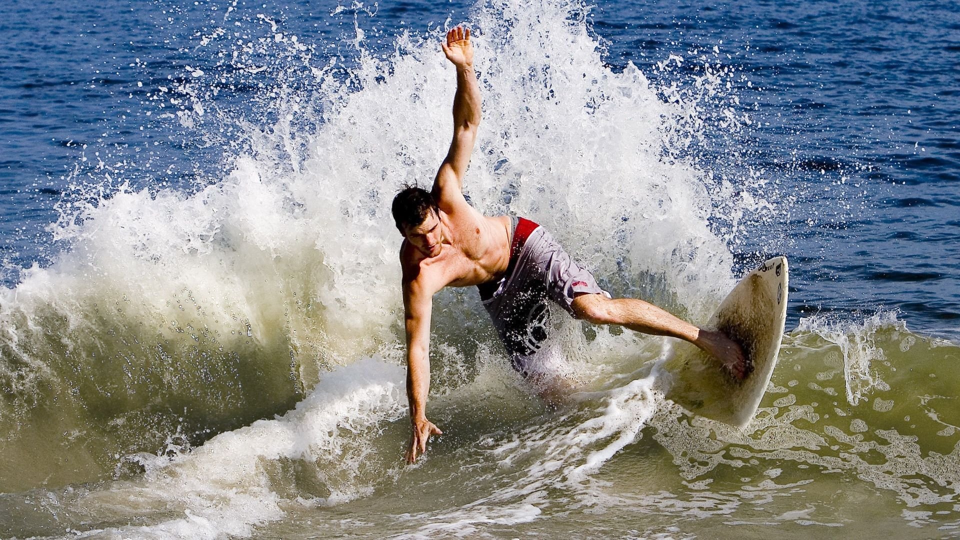 “六人制袋棍球：速度、力量与策略的完美碰撞”